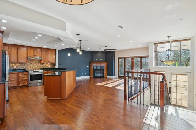 $4,100 | 934 West Huron Street, Ann Arbor, MI 48103