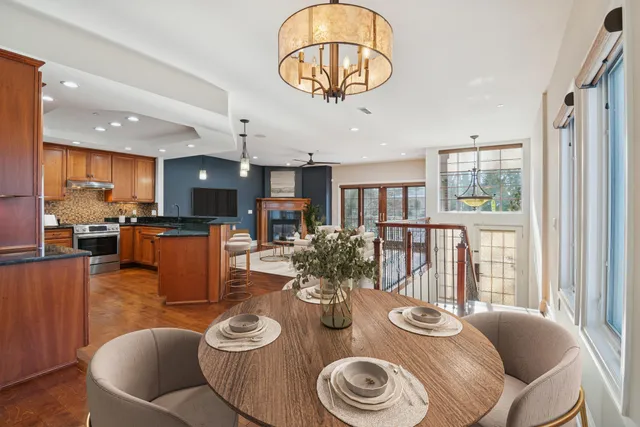 $4,100 | 934 West Huron Street, Ann Arbor, MI 48103