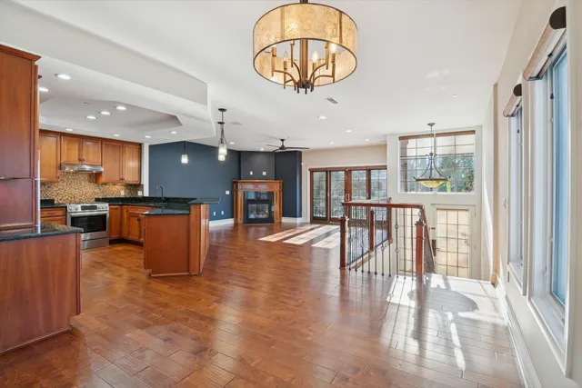 $4,100 | 934 West Huron Street, Ann Arbor, MI 48103