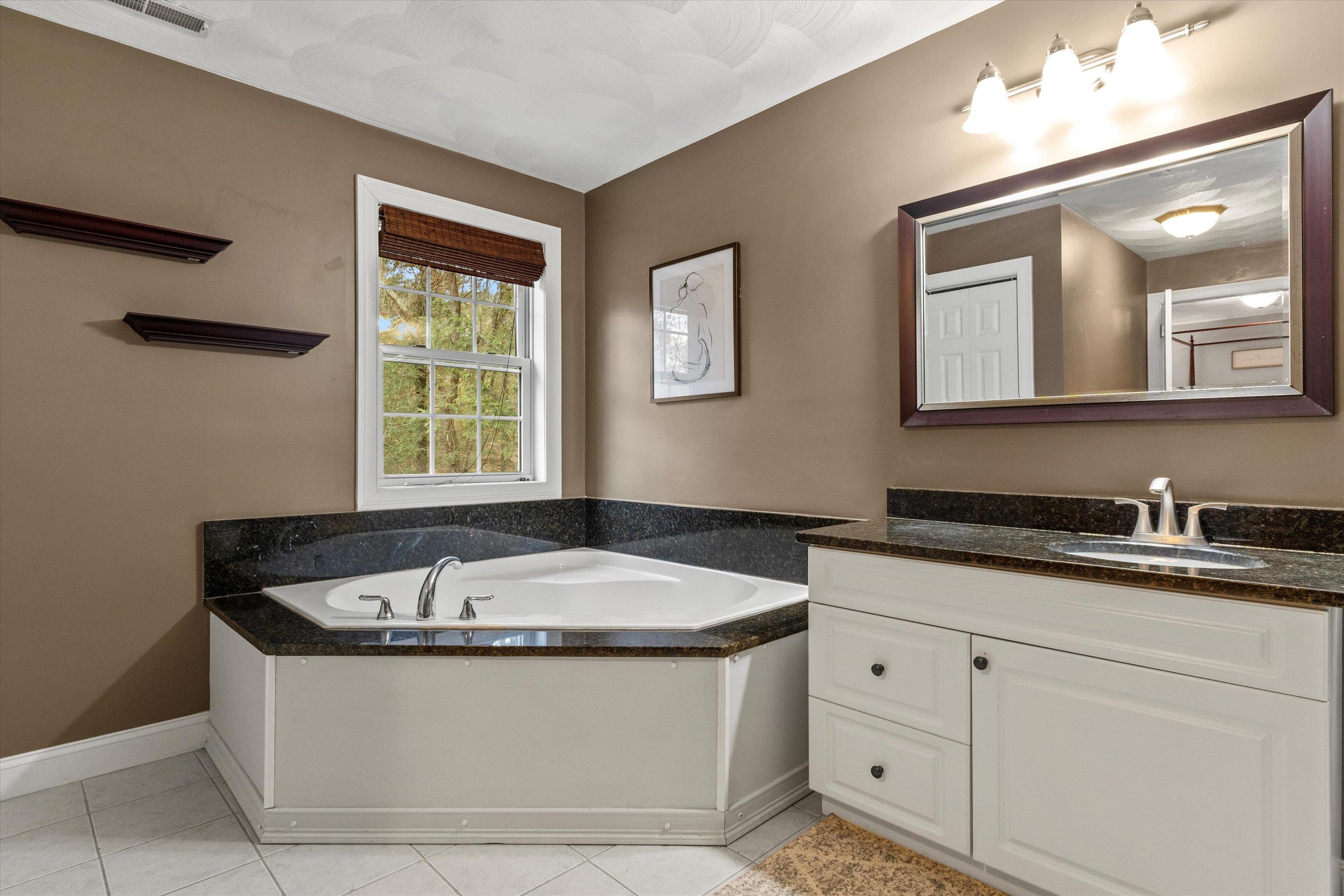 37 Dugout Road, Unit B Hudson, NH 03051 - Photo 19 of 37