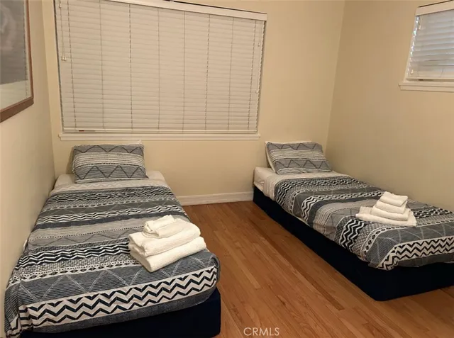 $5,850 | 5835 Babbitt Avenue, Encino, CA 91316