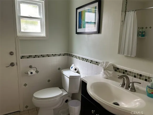 $5,850 | 5835 Babbitt Avenue, Encino, CA 91316