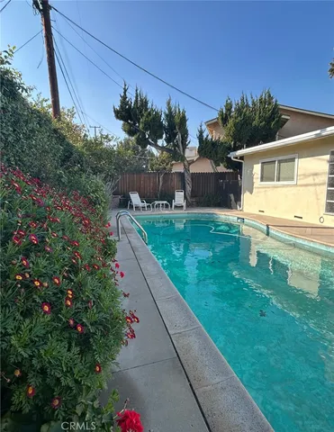 $5,850 | 5835 Babbitt Avenue, Encino, CA 91316