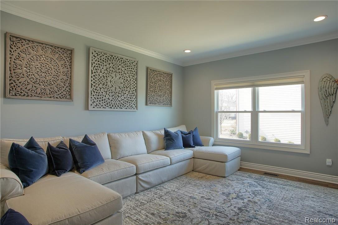 180 Londonderry Lane Rochester, MI 48306 - Photo 5 of 43 05.jpg