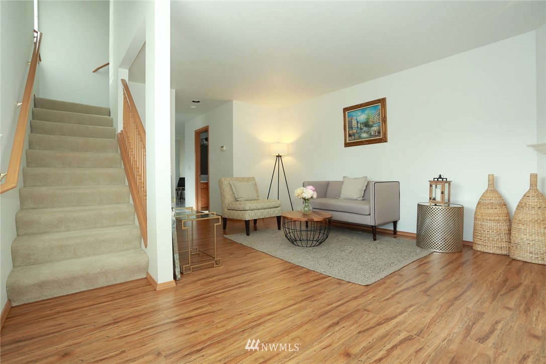 544 Wells Avenue North, Unit A Renton, WA 98057 - Photo 2 of 30 Gallery Image 2