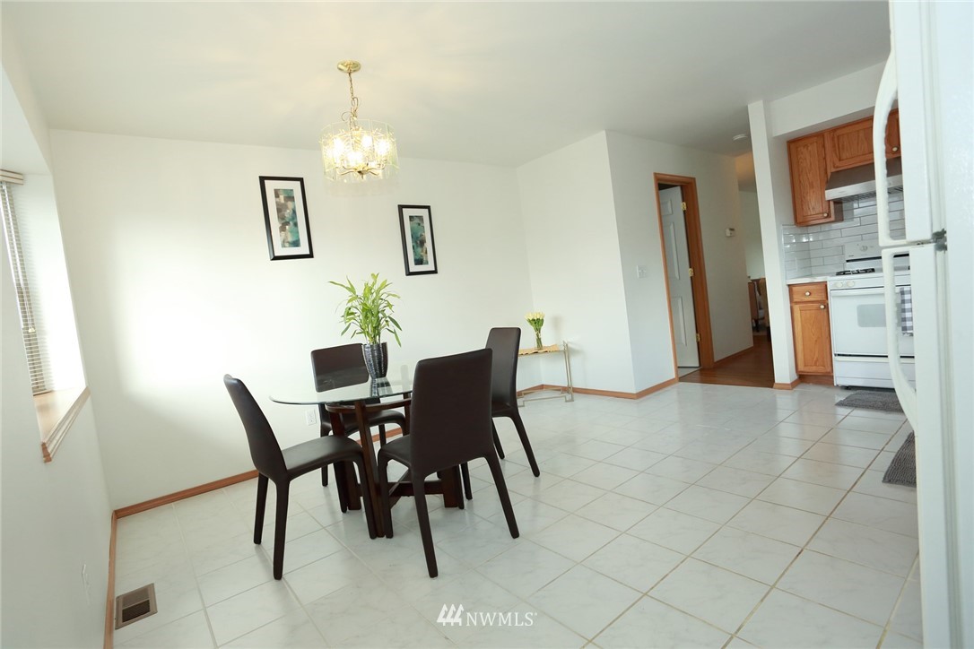 544 Wells Avenue North, Unit A Renton, WA 98057 - Photo 12 of 30 Gallery Image 12