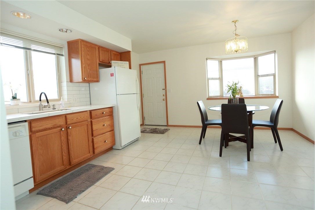 544 Wells Avenue North, Unit A Renton, WA 98057 - Photo 13 of 30 Gallery Image 13