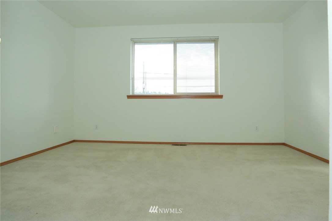 544 Wells Avenue North, Unit A Renton, WA 98057 - Photo 17 of 30 Gallery Image 17
