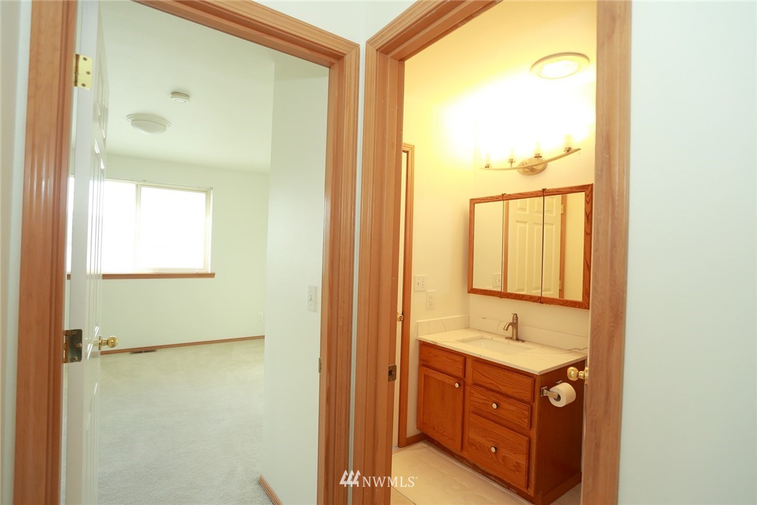 544 Wells Avenue North, Unit A Renton, WA 98057 - Photo 20 of 30 Gallery Image 20
