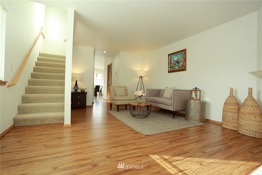 544 Wells Avenue North, Unit A Renton, WA 98057 - Photo 3 of 30 Gallery Image 3