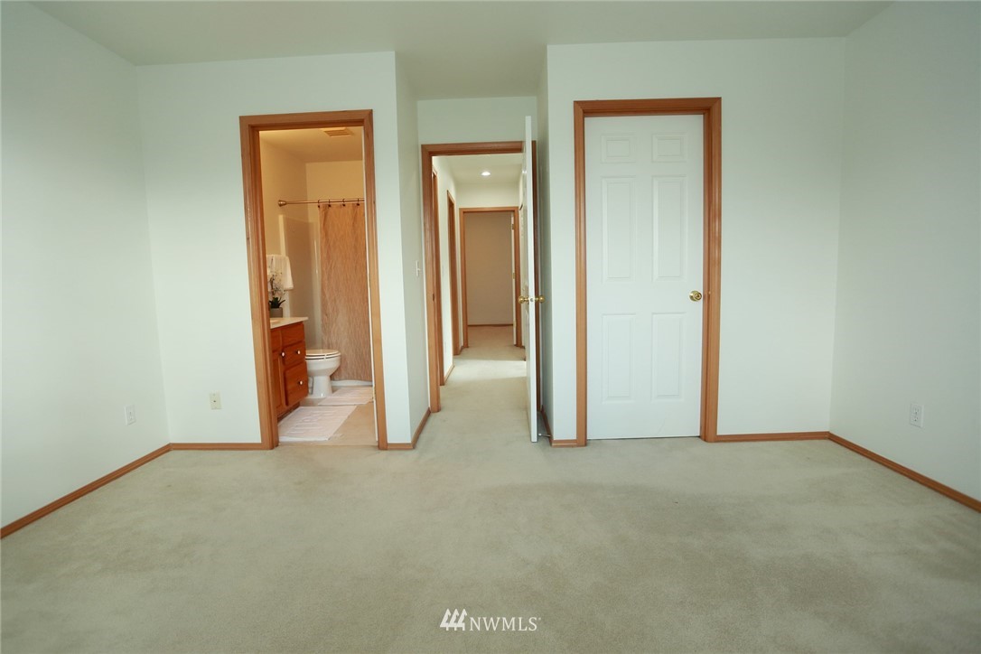 544 Wells Avenue North, Unit A Renton, WA 98057 - Photo 23 of 30 Gallery Image 23