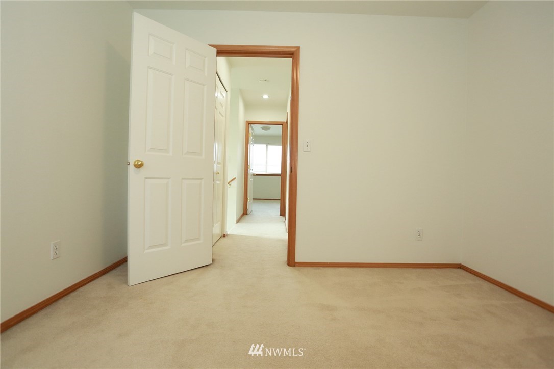 544 Wells Avenue North, Unit A Renton, WA 98057 - Photo 27 of 30 Gallery Image 27