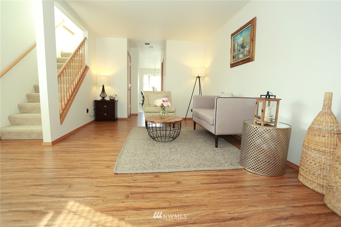 544 Wells Avenue North, Unit A Renton, WA 98057 - Photo 6 of 30 Gallery Image 6