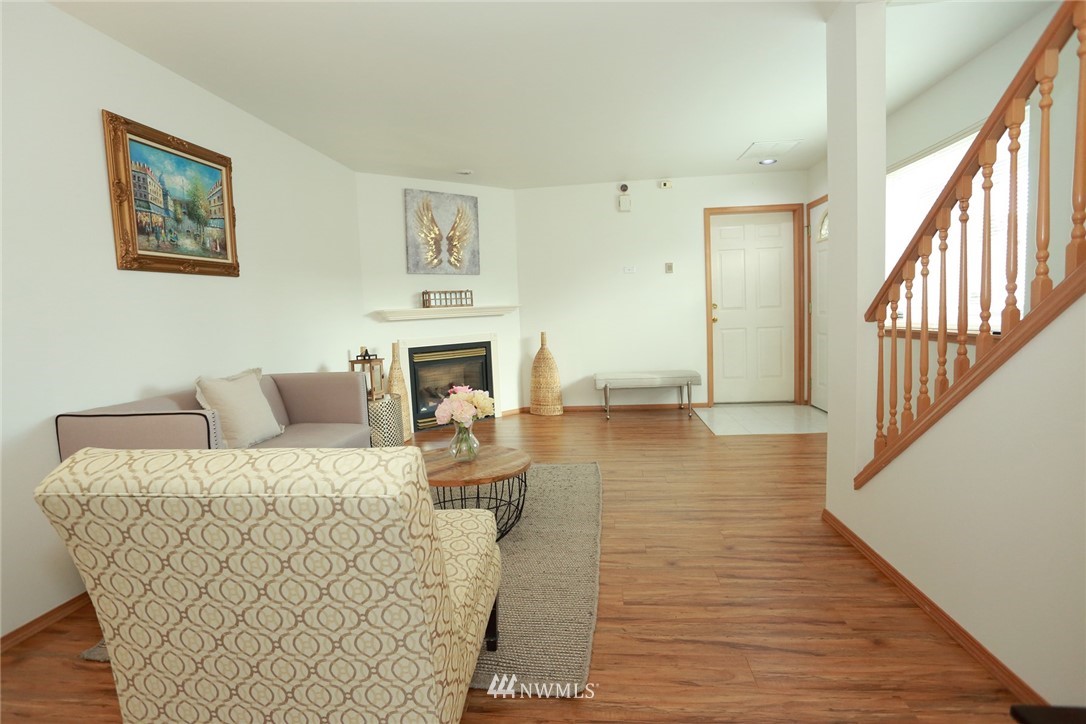 544 Wells Avenue North, Unit A Renton, WA 98057 - Photo 7 of 30 Gallery Image 7