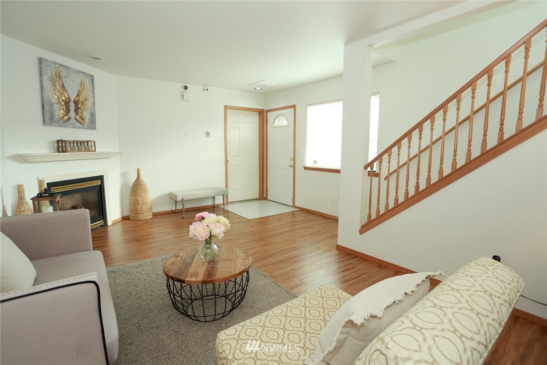 544 Wells Avenue North, Unit A Renton, WA 98057 - Photo 8 of 30 Gallery Image 8
