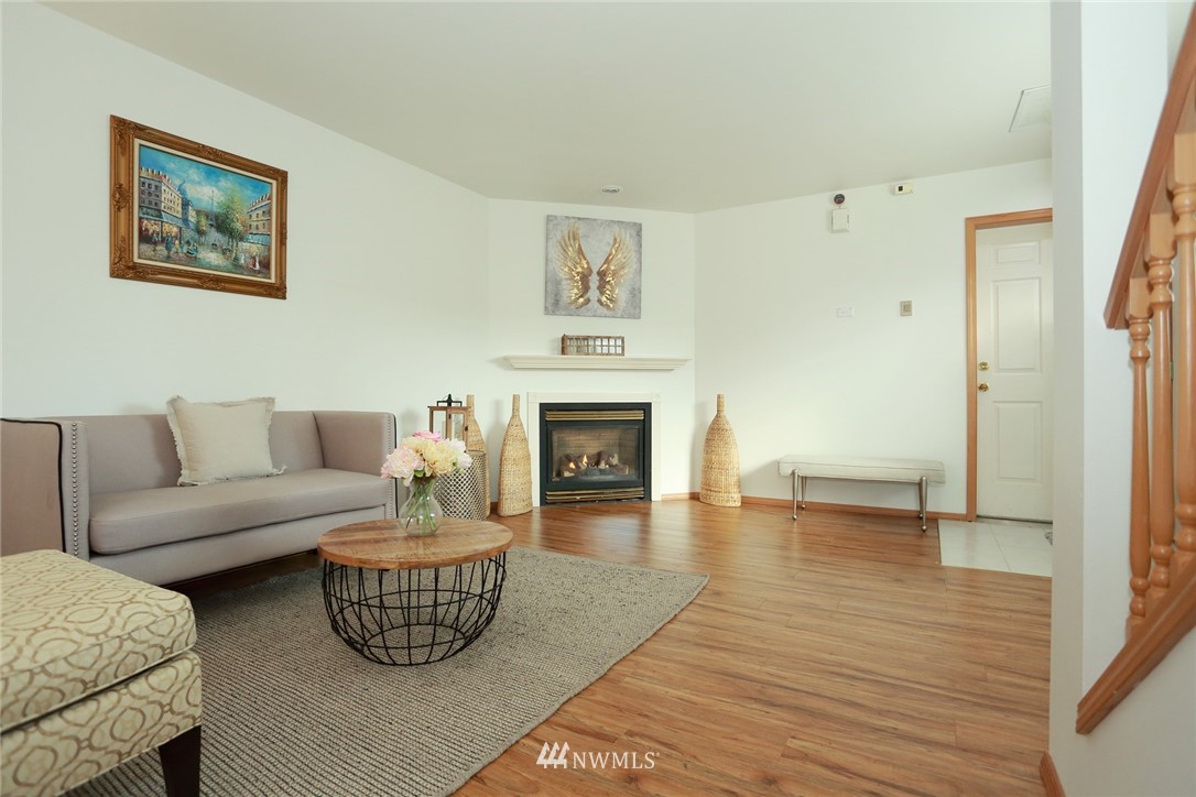 544 Wells Avenue North, Unit A Renton, WA 98057 - Photo 9 of 30 Gallery Image 9