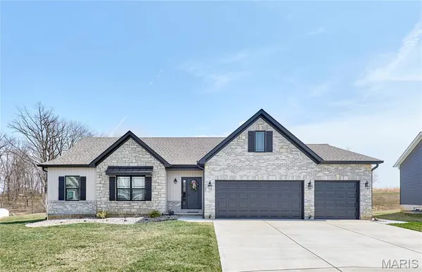 $479,900 | 142 Crabapple School Court, Moscow Mills, MO 63362