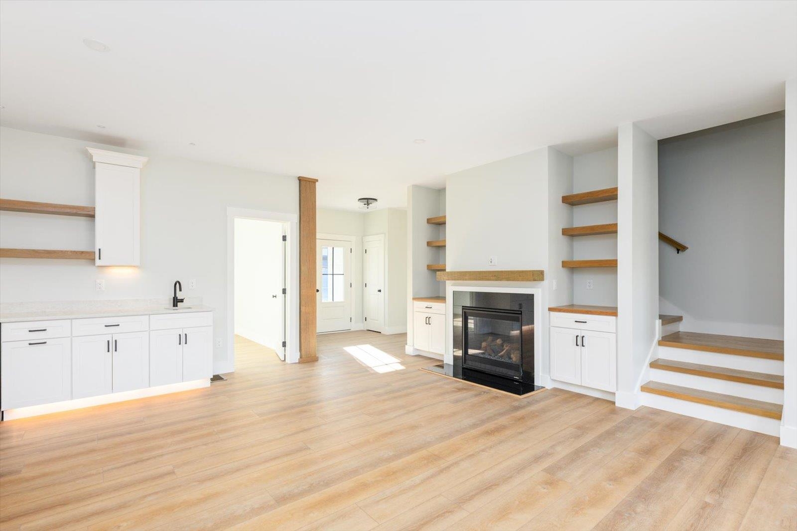 18 Roberts Drive, Unit #1 Jaffrey, NH 03452 - Photo 4 of 43