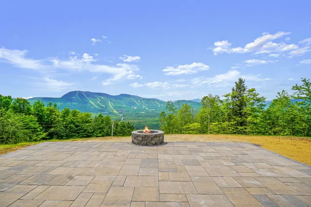 $1,975,000 | 33 Mount Will Drive, Newry, ME 04261