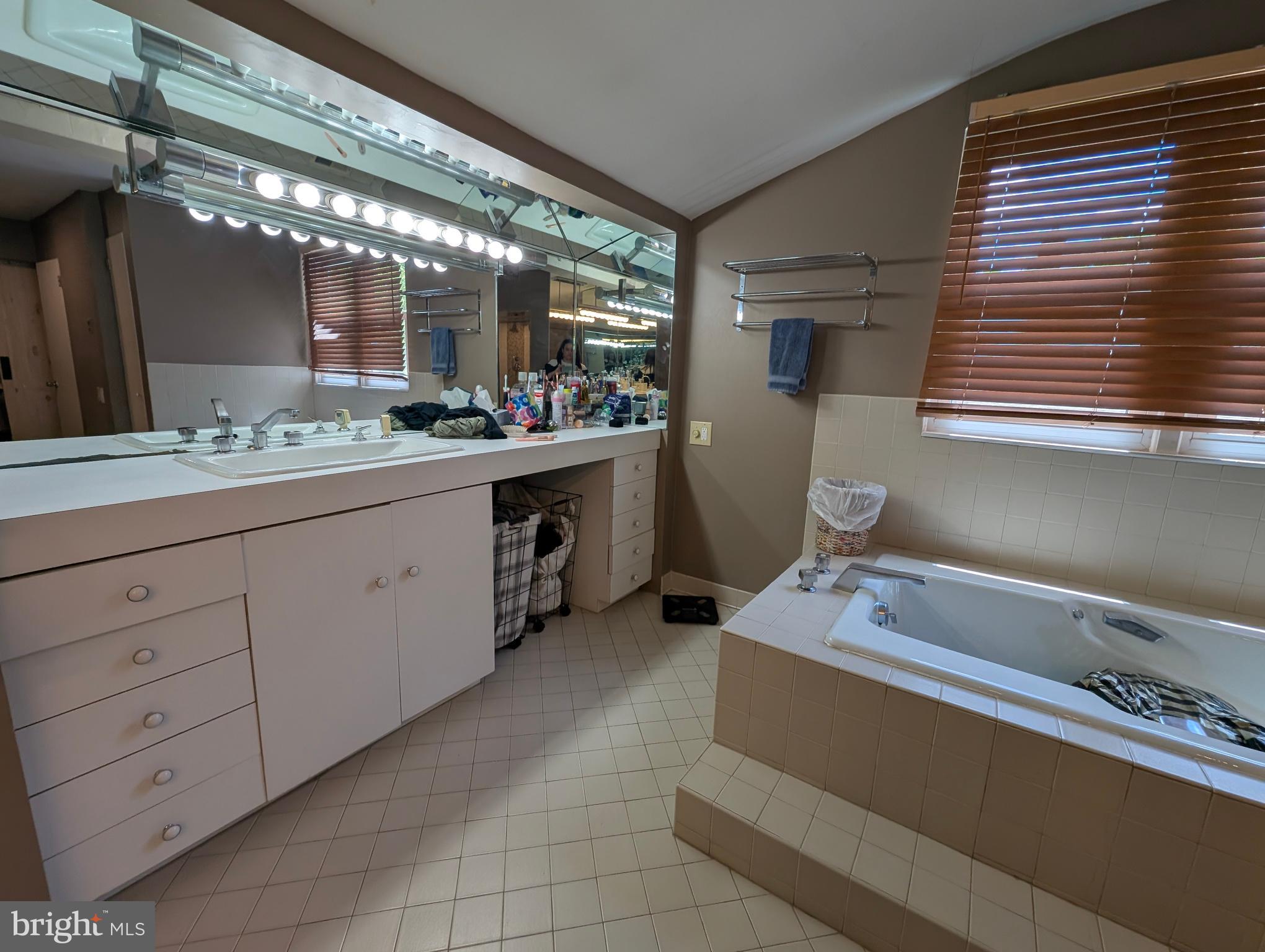 419 Kennebec Road Cherry Hill, NJ 08002 - Photo 25 of 35 Massive Master Bathroom Suite