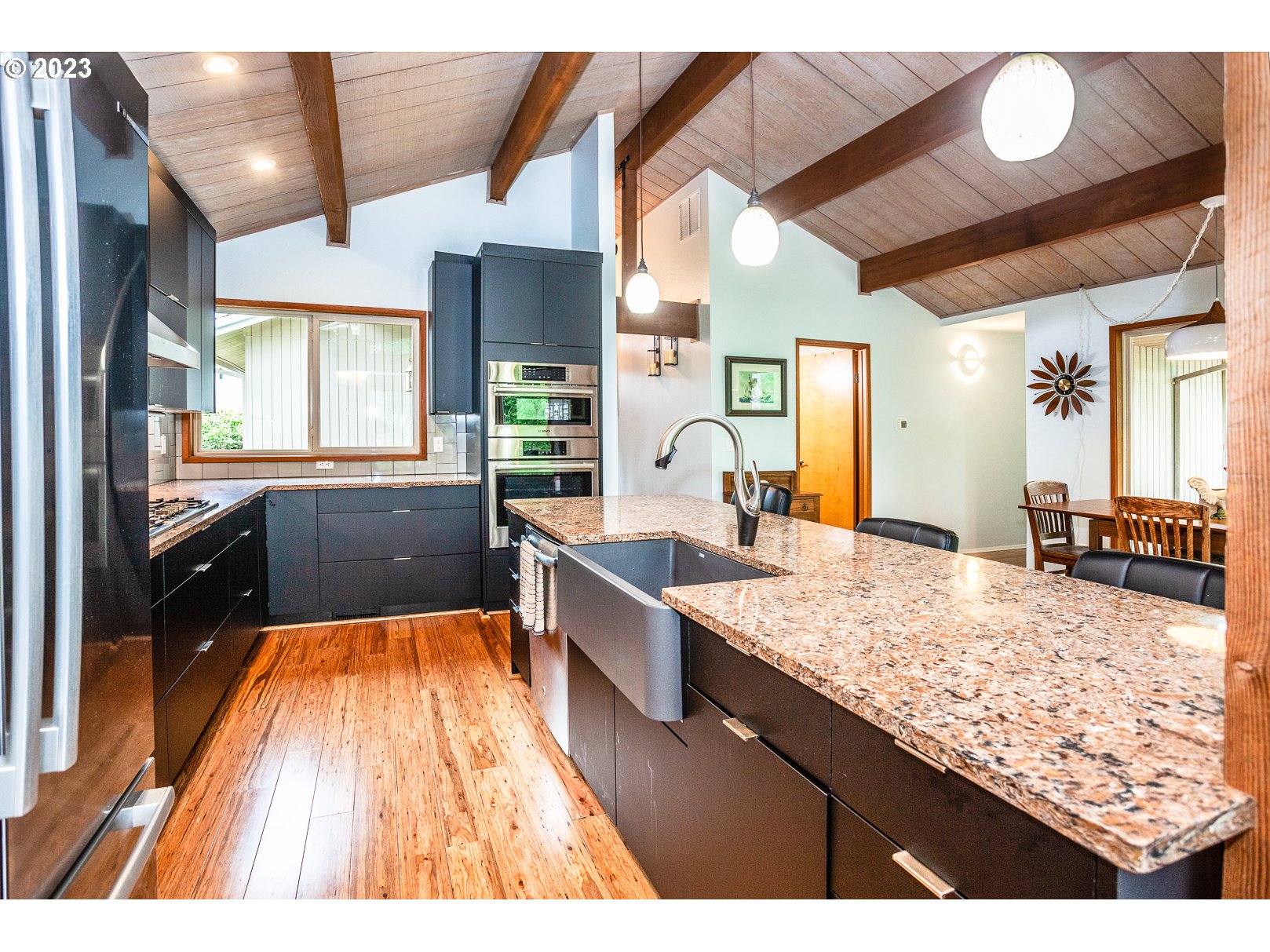 20451 South May Road Oregon City, OR 97045 - Photo 31 of 48 Kitchen