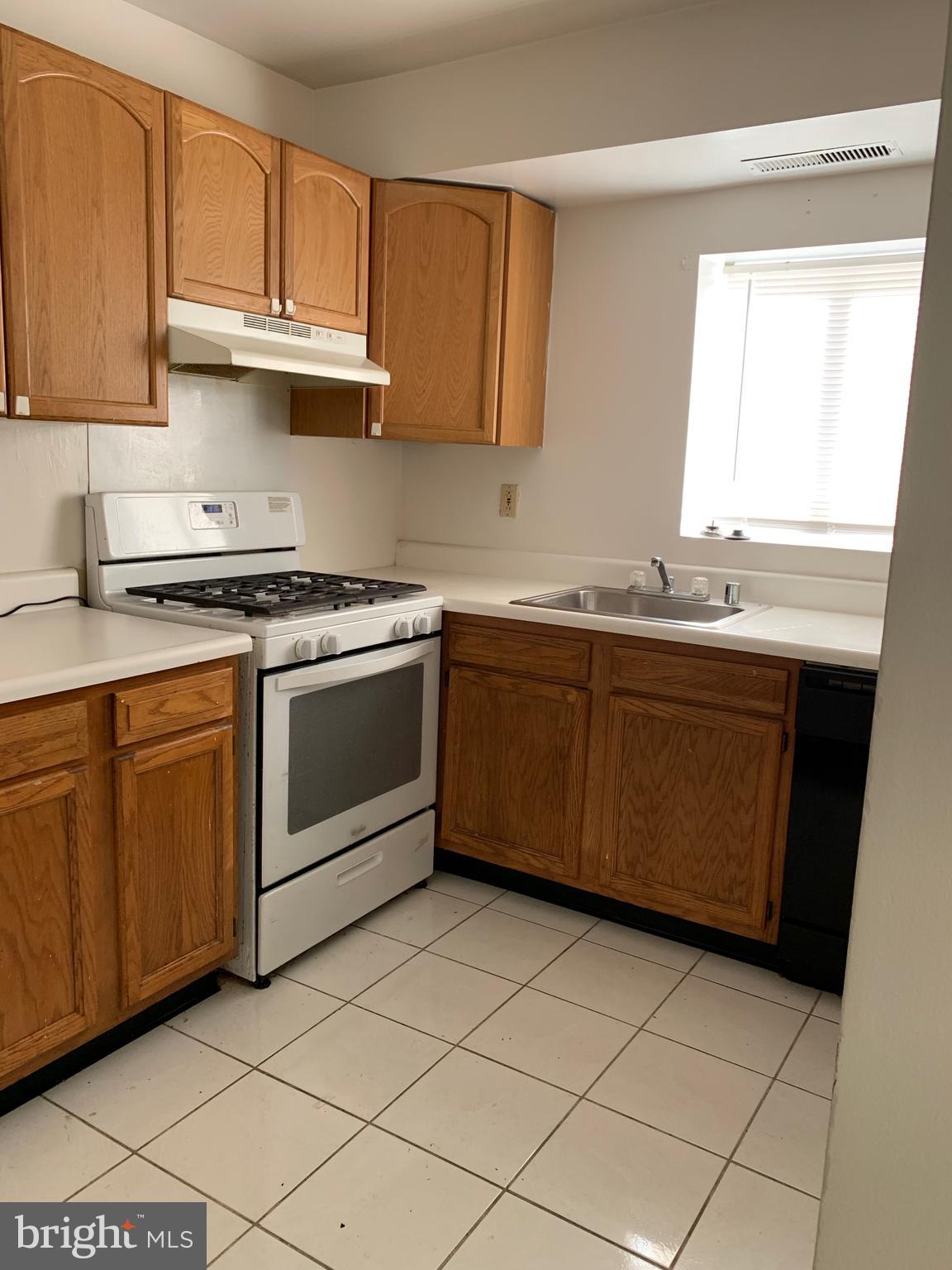 12001 Tarragon Road, Unit B Reisterstown, MD 21136 - Photo 4 of 15