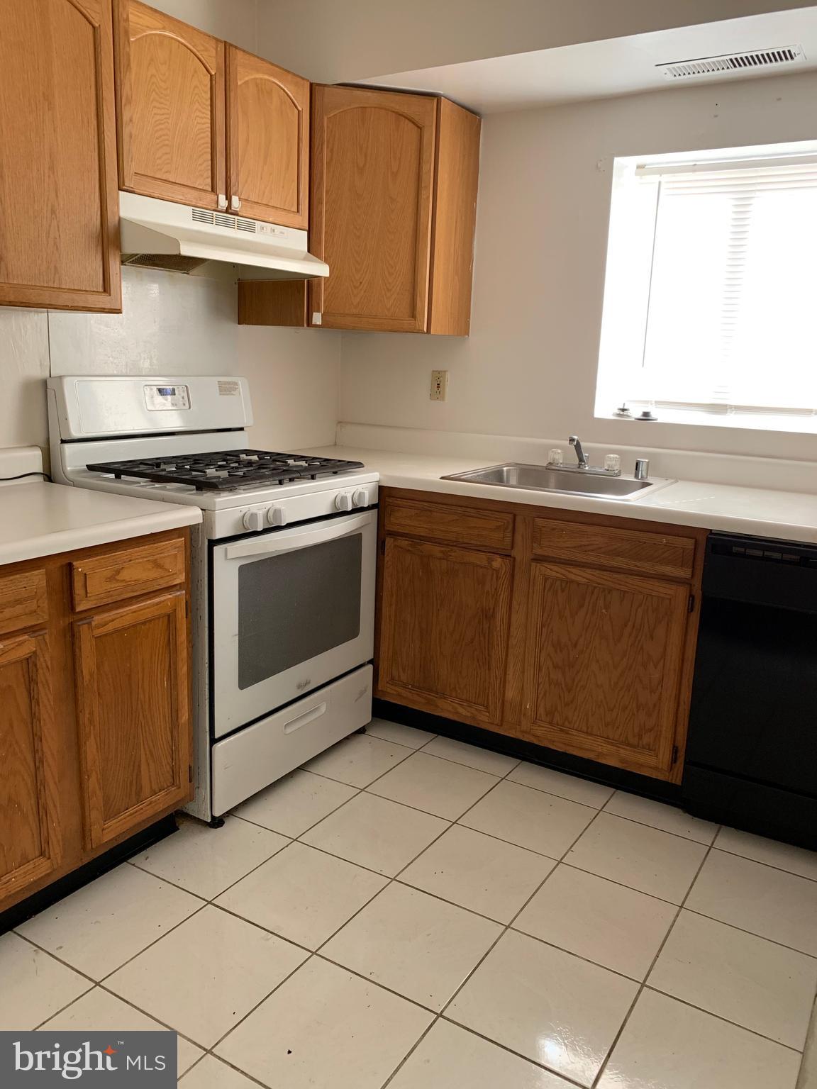 12001 Tarragon Road, Unit B Reisterstown, MD 21136 - Photo 5 of 15