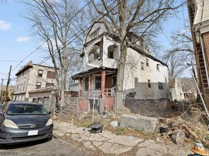 $650,000 | 18 Roosevelt Terrace, Irvington, NJ 07111
