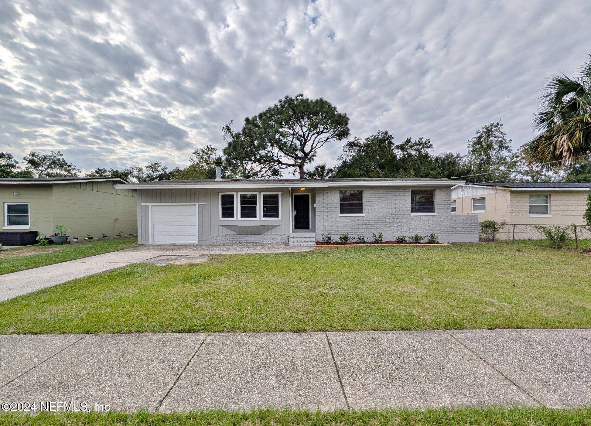 7256 Stonehurst Road North Jacksonville, FL 32277 - Photo 3 of 26 1