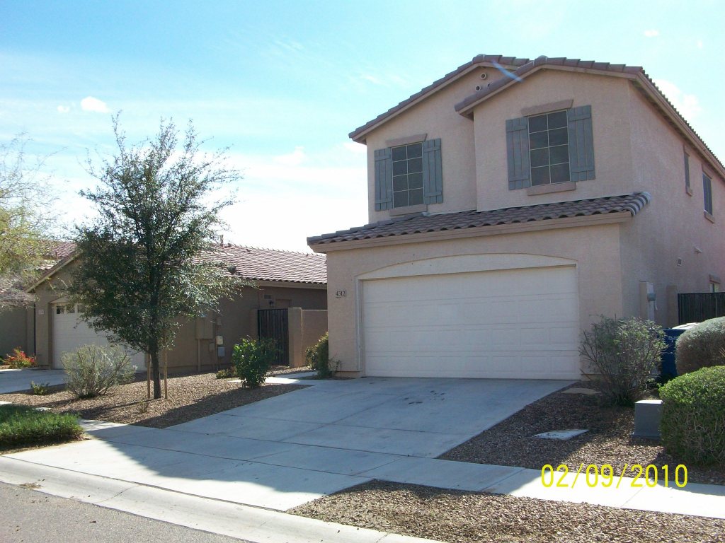 4312 South Rim Court Gilbert, AZ 85297 - Photo 3 of 20 Another view of the front