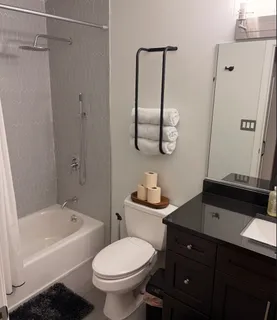$4,250 | 1344 West Madison Street, Unit 302, Chicago, IL 60607