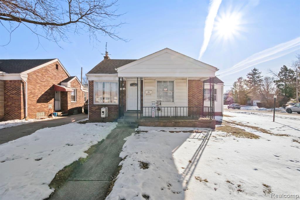 7739 Rosedale Boulevard Allen Park, MI 48101 - Photo 1 of 28