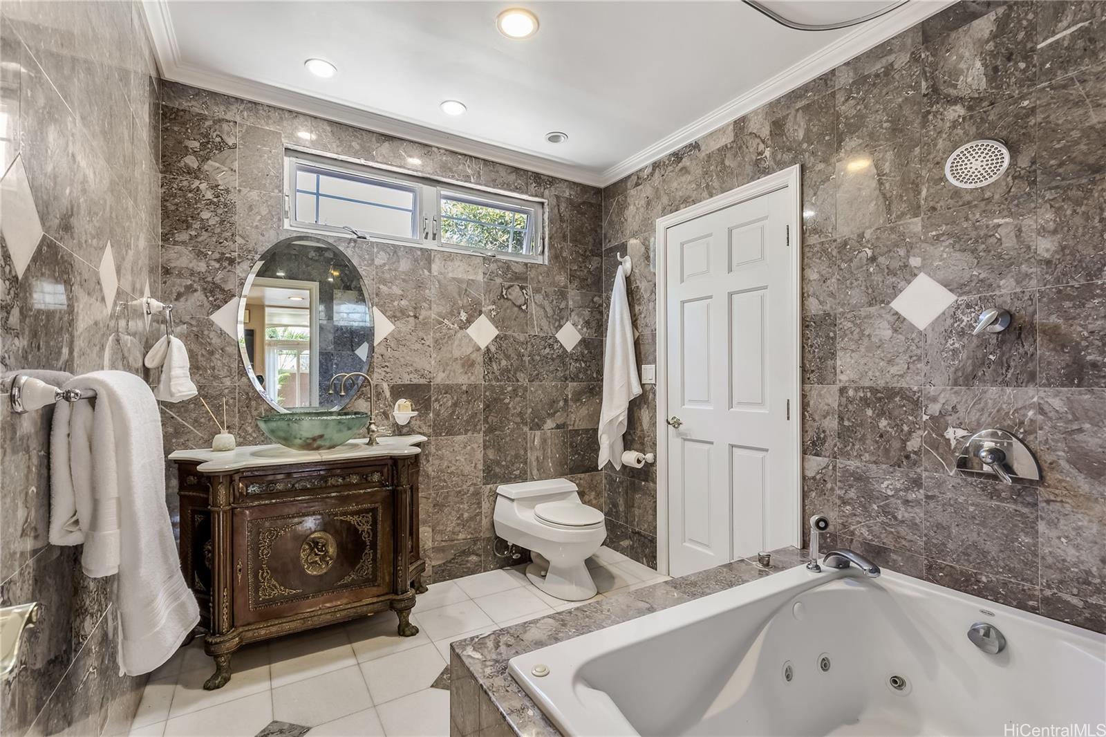 3063 Diamond Head Road Honolulu, HI 96815 - Photo 20 of 25 The Primary Bathroom is large and well designed with tub and shower