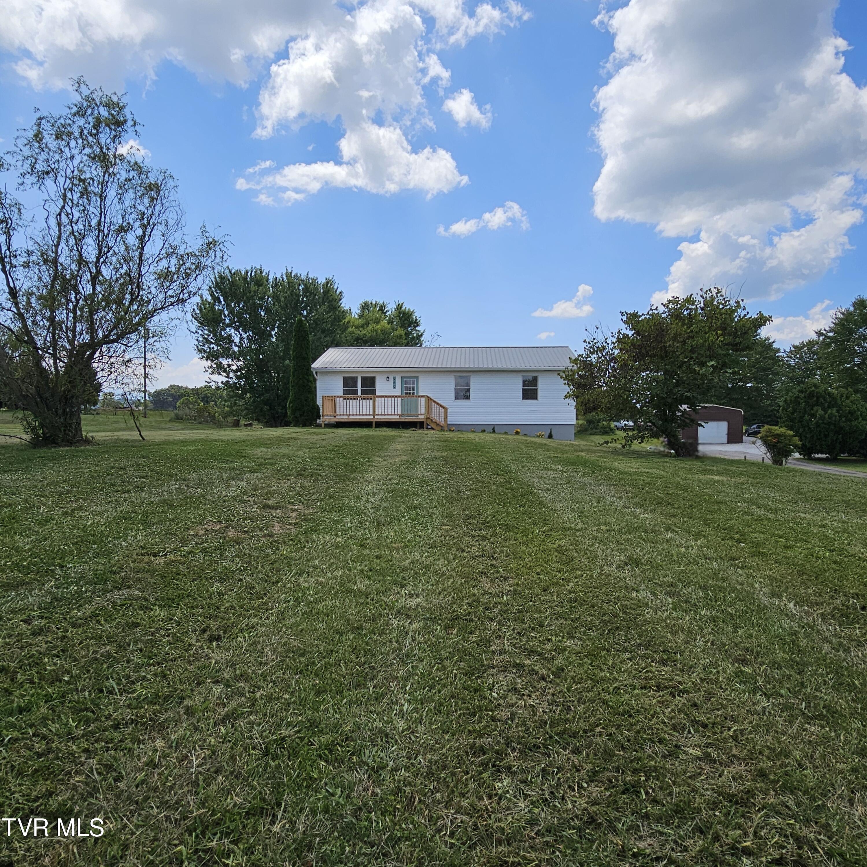 960 Maupin Road Chuckey, TN 37641 - Photo 2 of 40 20240824_130114