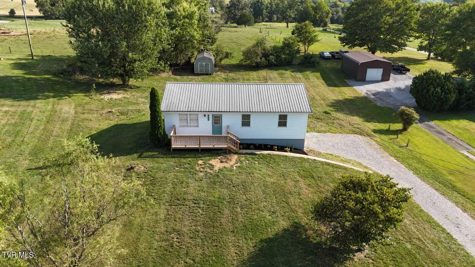 960 Maupin Road Chuckey, TN 37641 - Photo 32 of 40 IMG-20240824-WA0028