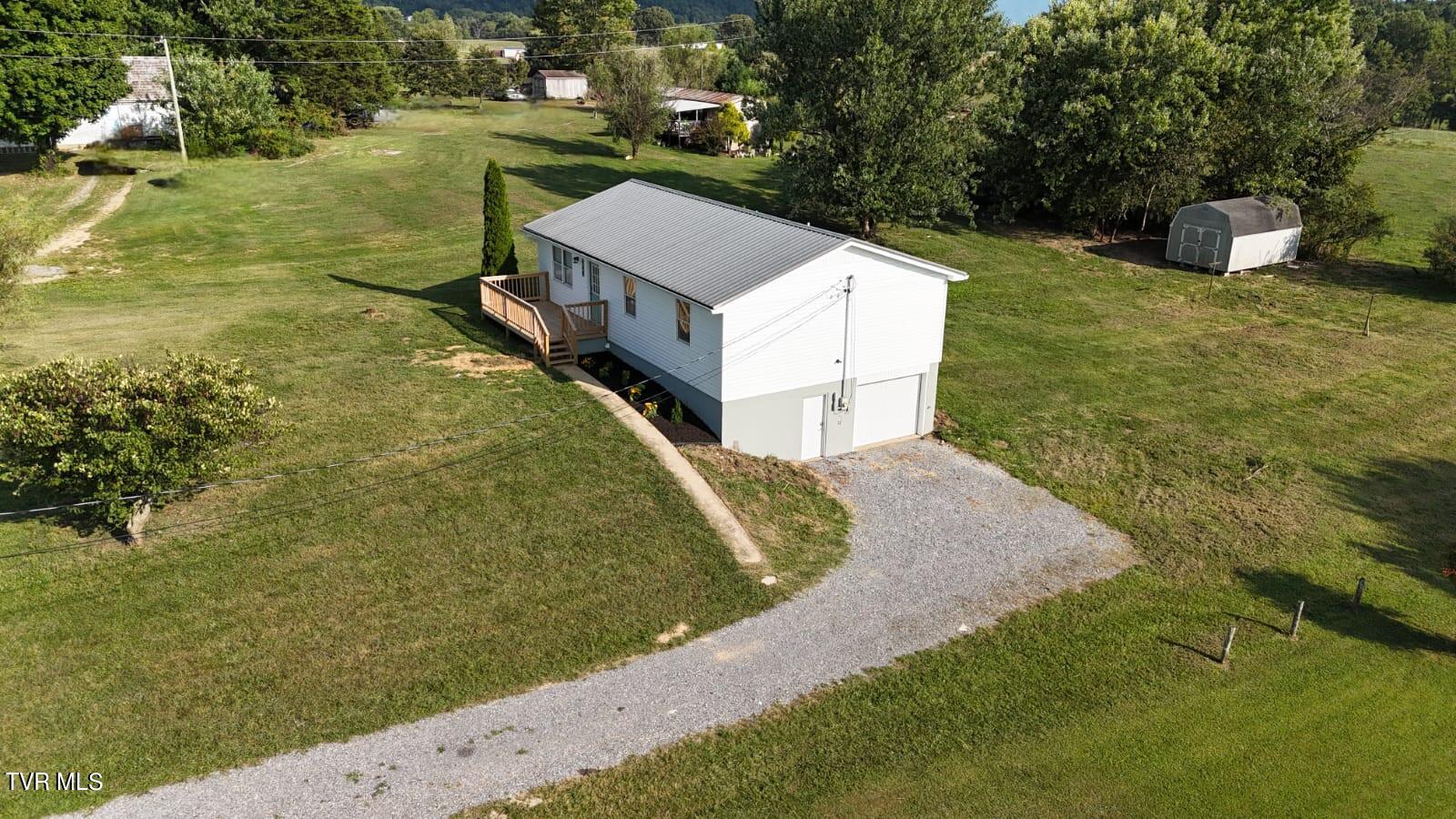 960 Maupin Road Chuckey, TN 37641 - Photo 34 of 40 IMG-20240824-WA0025
