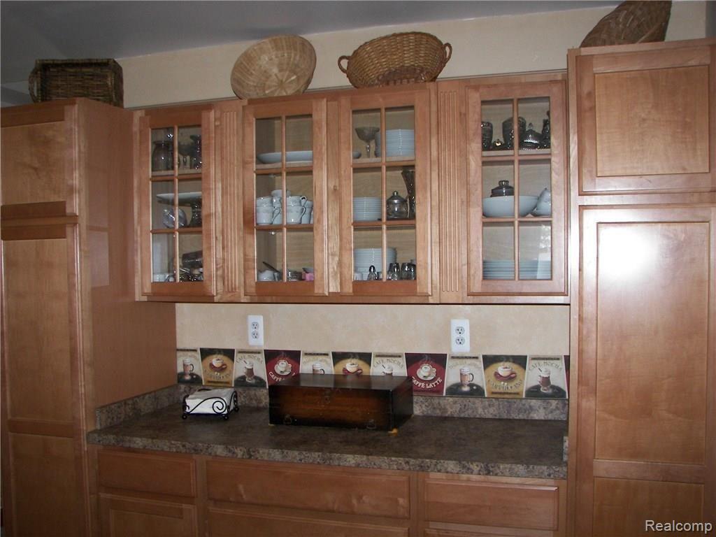 2756 Fisk Road Howell, MI 48843 - Photo 7 of 29 100_6175.JPG