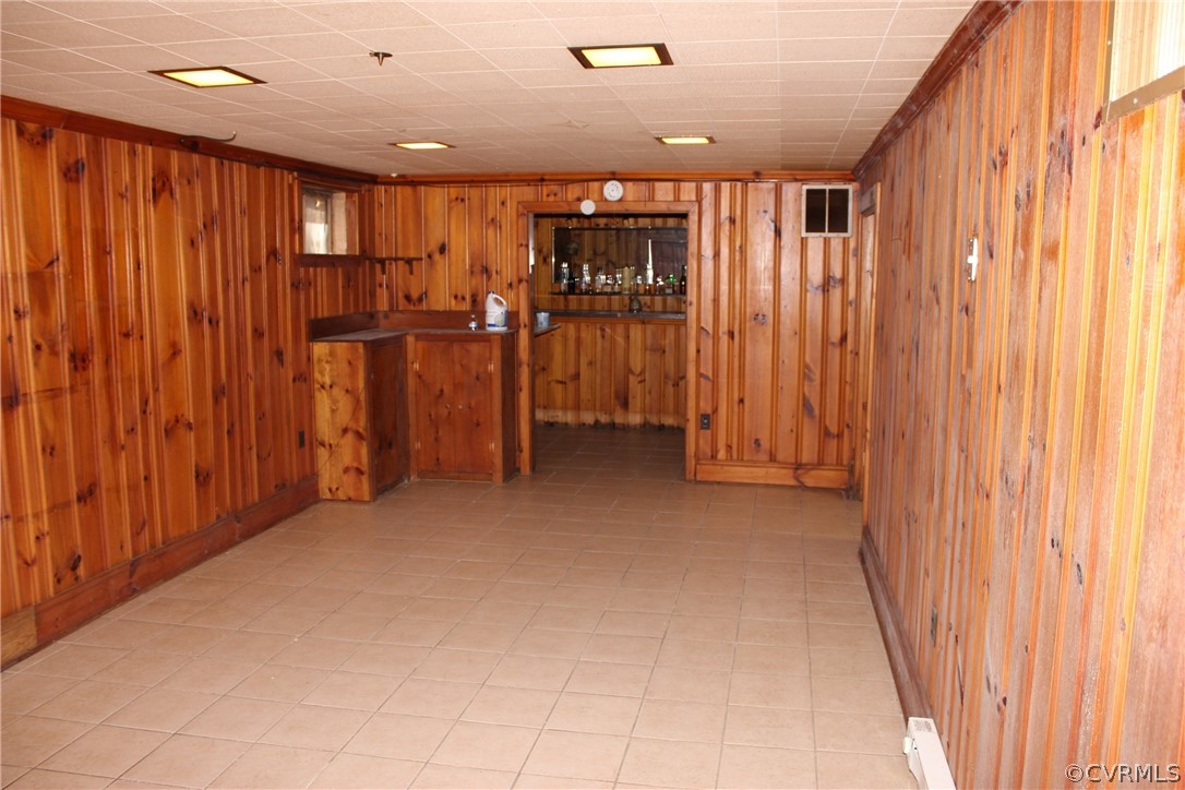 1806 Barrington Road Richmond, VA 23222 - Photo 4 of 6 Den in basement with its own bar for entertaining.