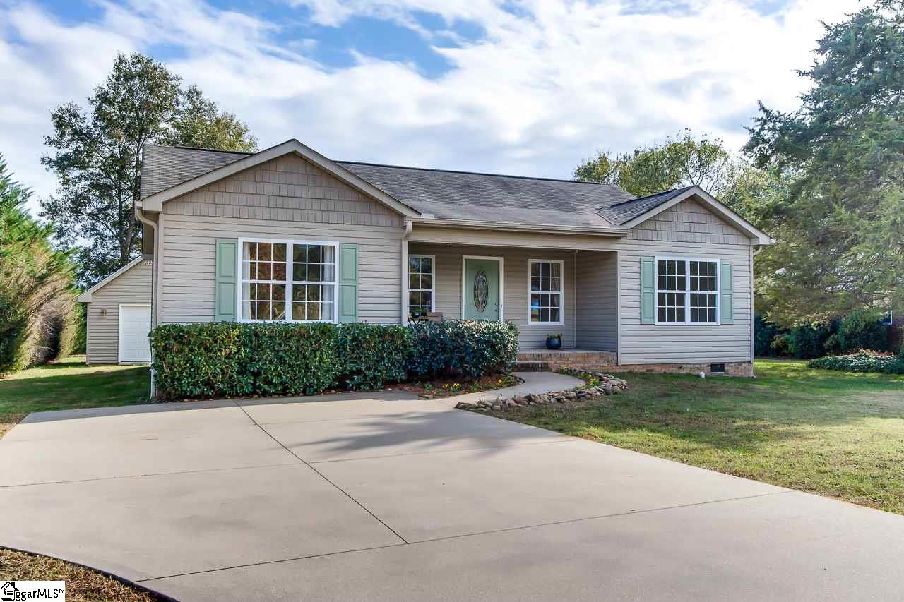 602 Old Rutherford Road Taylors, SC 29687 - Photo 1 of 28