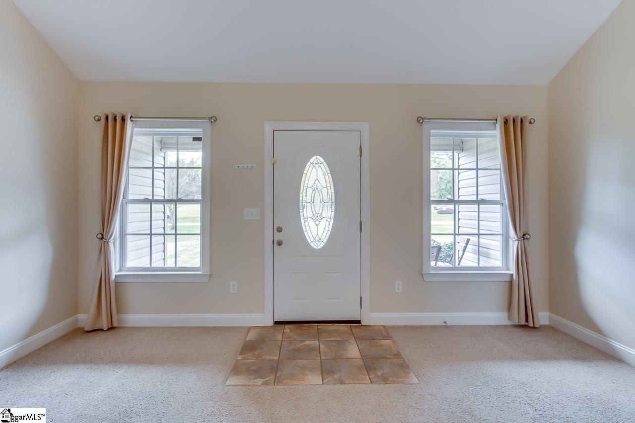 602 Old Rutherford Road Taylors, SC 29687 - Photo 3 of 28