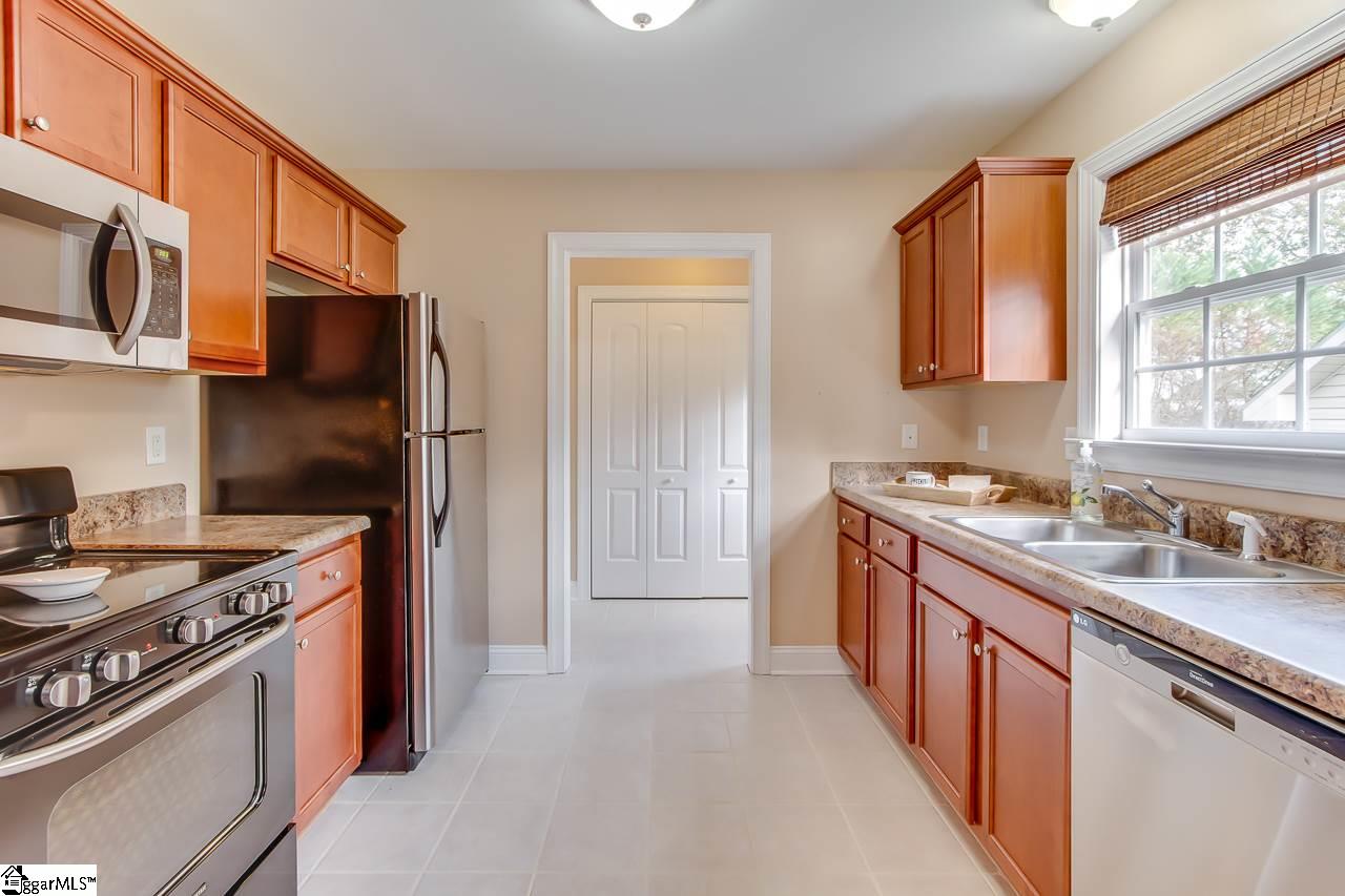 602 Old Rutherford Road Taylors, SC 29687 - Photo 8 of 28