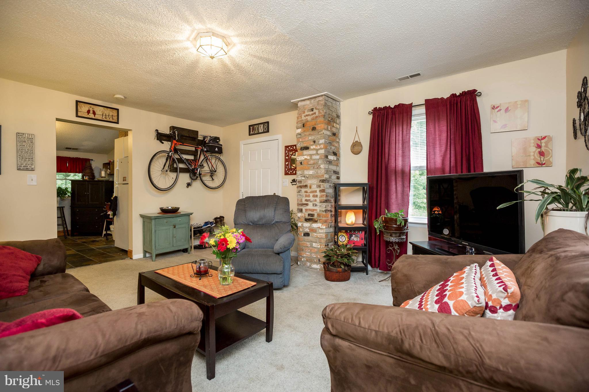 8799 Frederick Road Ellicott City, MD 21043 - Photo 4 of 22 Living Room