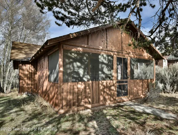 $189,900 | 136 North Lake Avenue, Pinedale, WY 82941