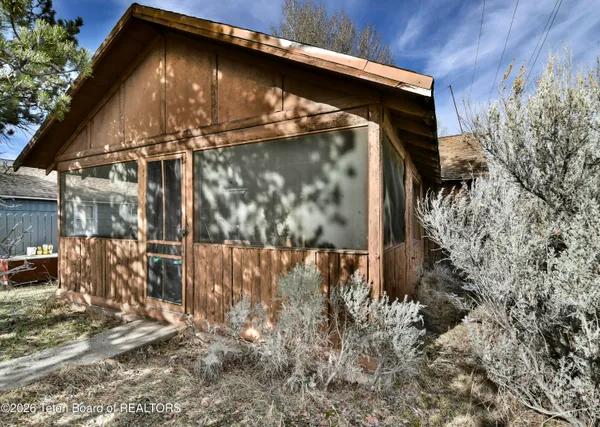 $189,900 | 136 North Lake Avenue, Pinedale, WY 82941