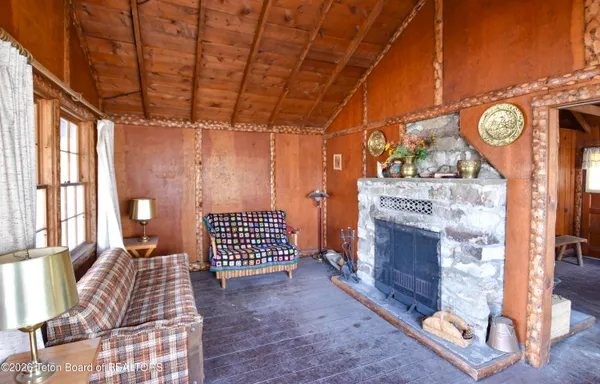 $189,900 | 136 North Lake Avenue, Pinedale, WY 82941