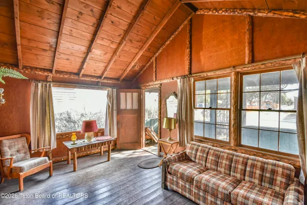 $189,900 | 136 North Lake Avenue, Pinedale, WY 82941