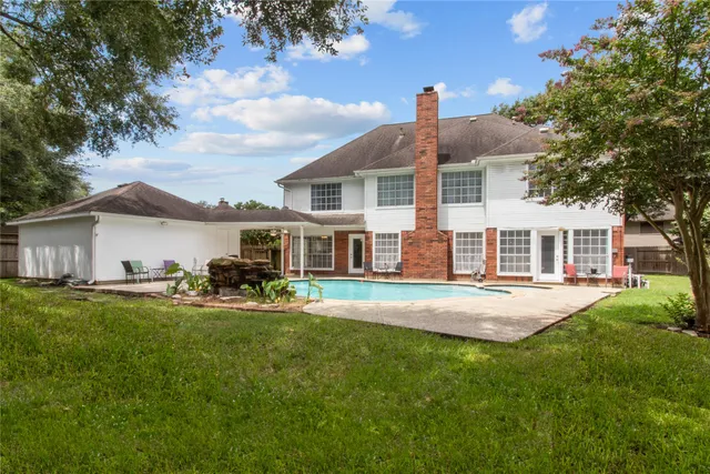 $479,999 | 2109 Bay Hill Drive, League City, TX 77573