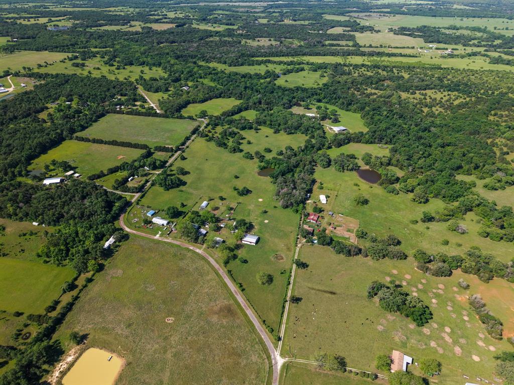 682 Lcr 450 Groesbeck, TX 76642 - Photo 35 of 38 a view of a garden
