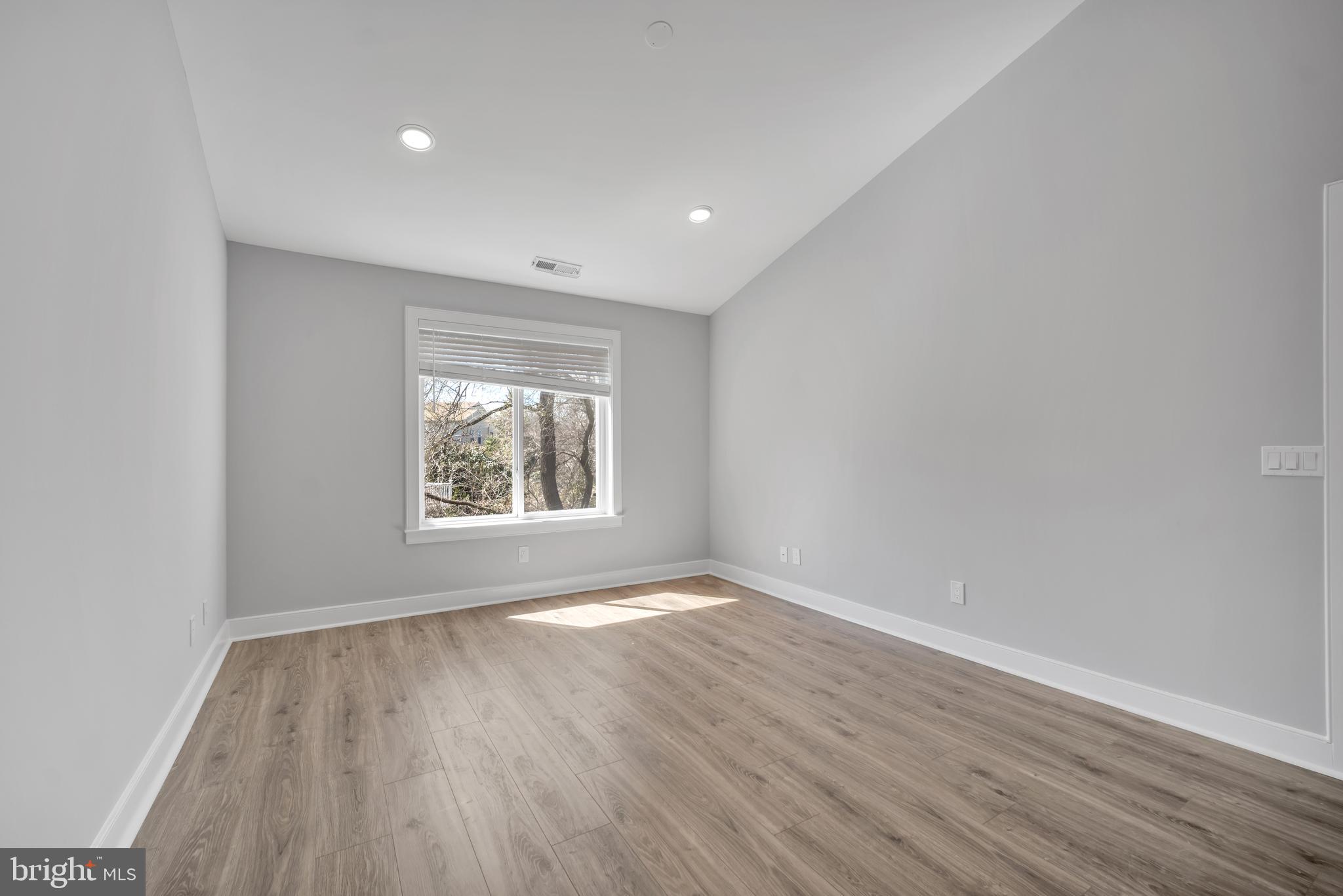 1630 Welsh Road, Unit 40E Philadelphia, PA 19115 - Photo 8 of 23