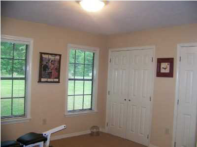 289 Clark Creek Road Brandon, MS 39047 - Photo 13 of 16 Large 3rd bedroom w/(2) closets